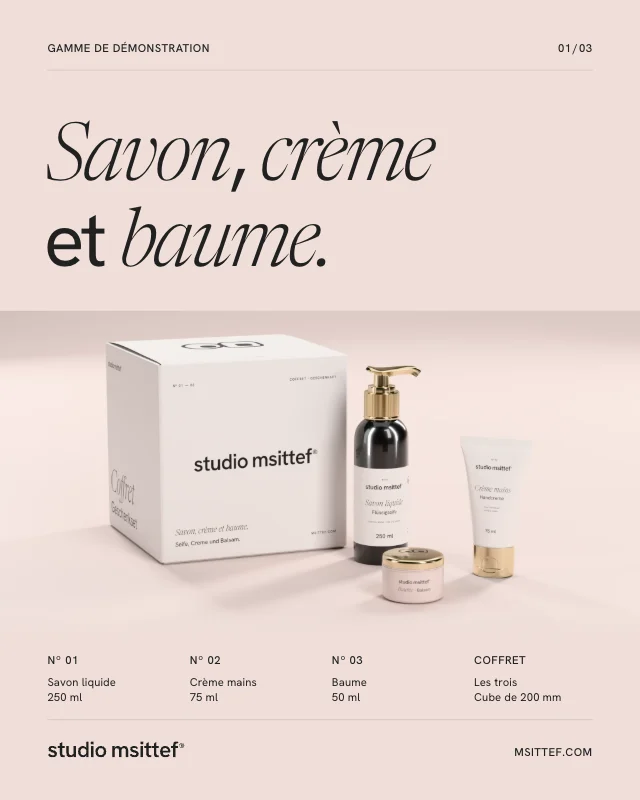 Publication : « Savon, crème et baume. » au-dessus de la gamme de démonstration en 3D sur fond rose