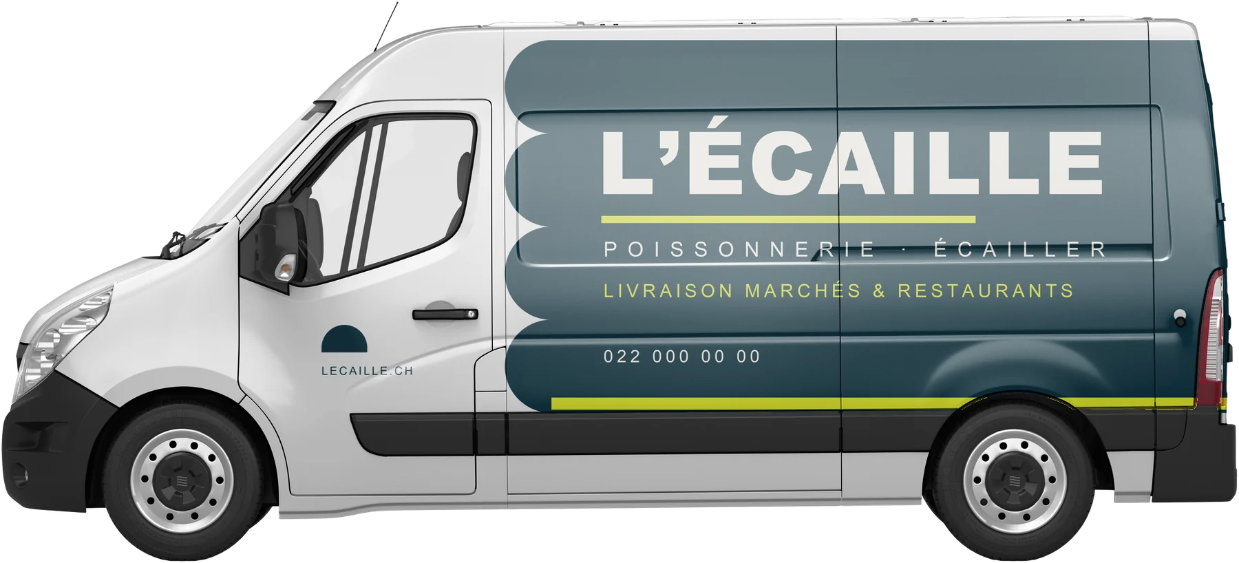 Fourgon L2H1 habillé aux couleurs de L’ÉCAILLE, vu du côté conducteur